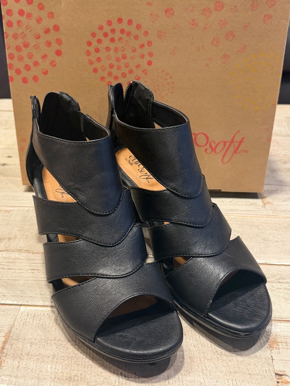 NWT EuroSoft by Sofft
"Viviana" Black Heeled
Sandals - Size 7.5